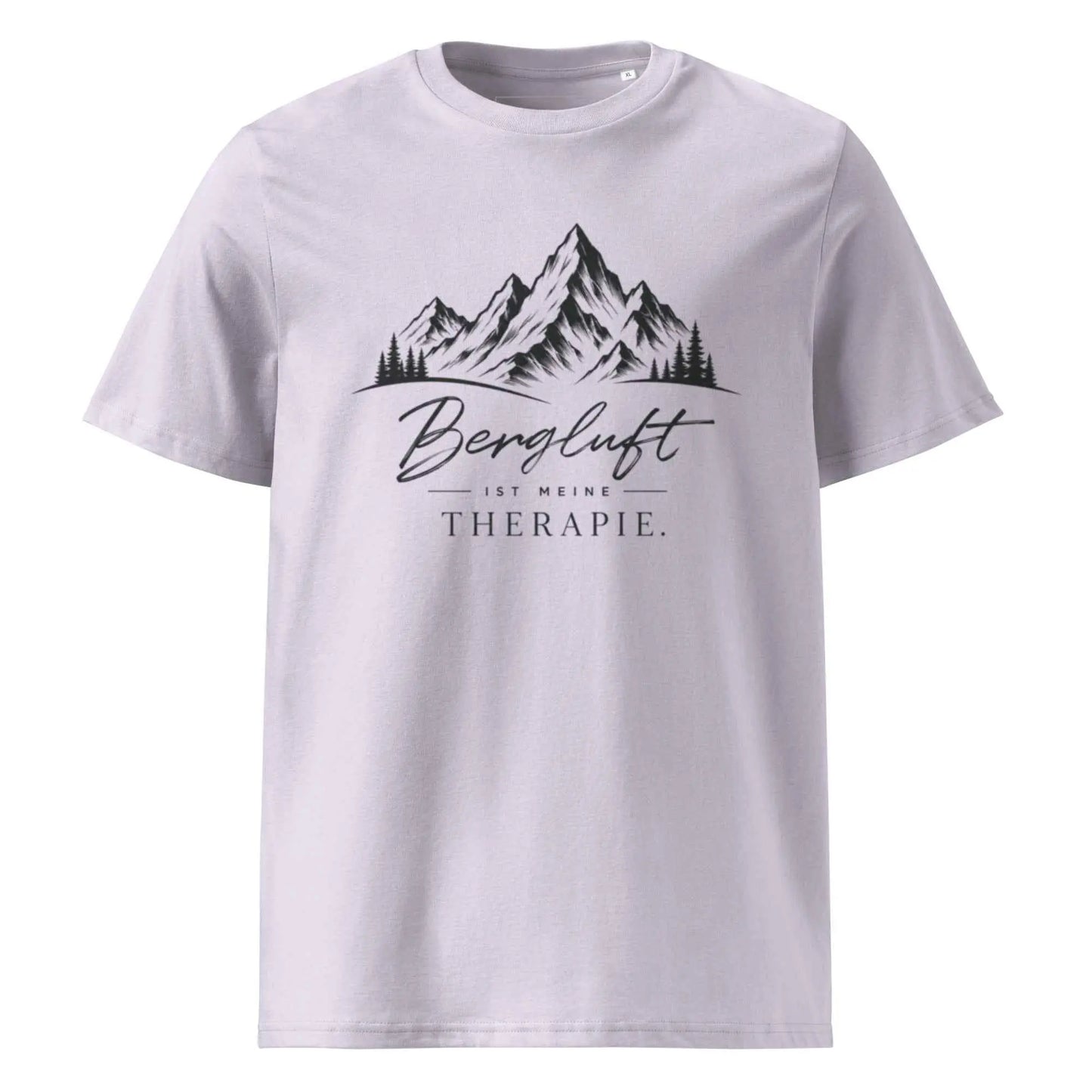 MONTIV Berg T-Shirt "Bergluft ist meine Therapie" mit Berg- und Wald-Design in Lavendel – Frontansicht