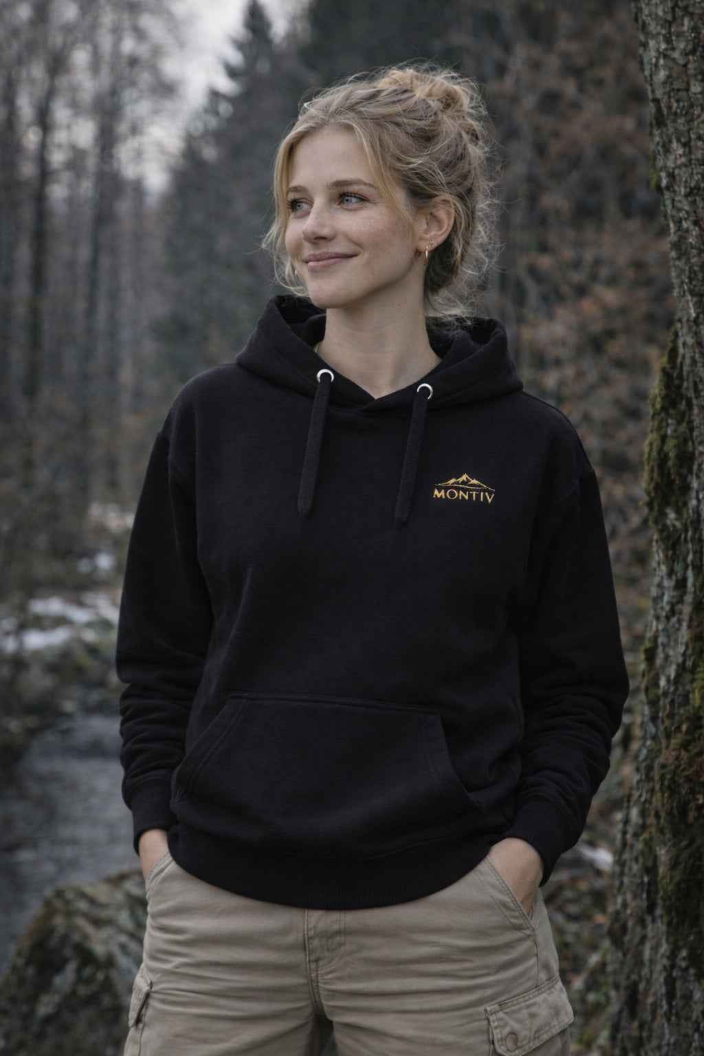 MONTIV Essential Hoodie